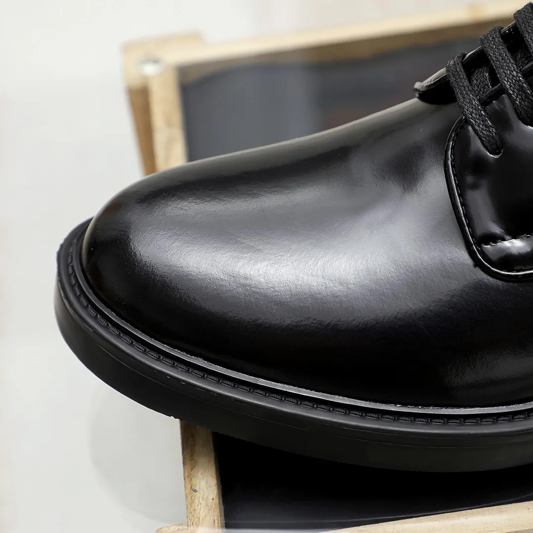Men's shoes 💰620 💰💰🎩🎩【Prada】Counter 1:1⬆️original reproduction, absolute quality🆗original outsole, high-quality imported rubber, wear-resistant and non-slip, never degummed, upper material: imported first-layer cowhide➕anti-slip foam outsole, official website material, inner material: water-dyed leather lining, 3 colors available! Code number 38-44 (45. Can be customized)